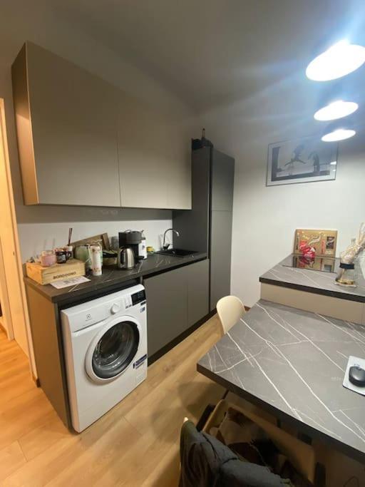 In Zona Apartamento Milão